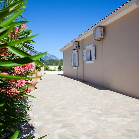 Casa Di Rene וילה Metaxáta